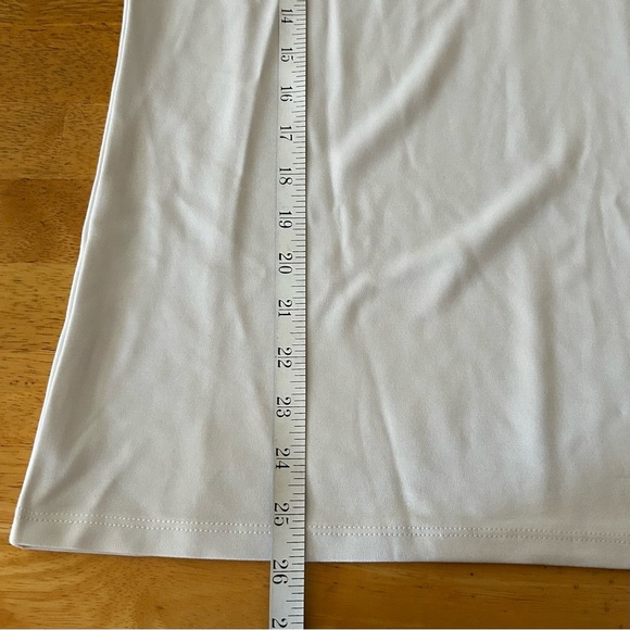 A.PUTNAM Minimalist Long Sleeve Keyhole Top - Picture 11 of 15